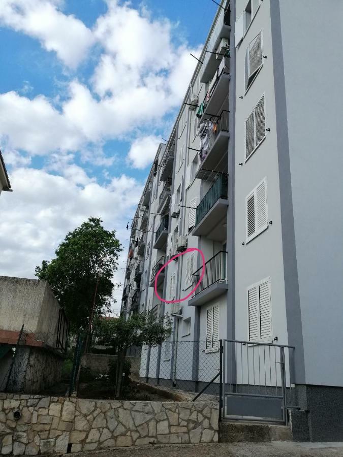 Studio Apartment Mila Pula Luaran gambar