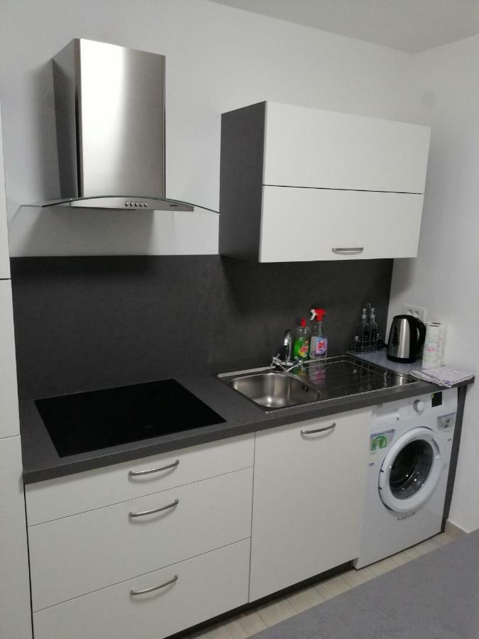 Studio Apartment Mila Pula Luaran gambar