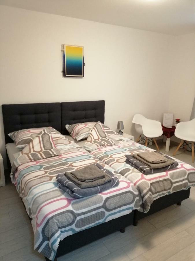 Studio Apartment Mila Pula Luaran gambar