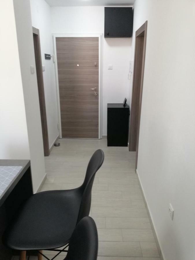 Studio Apartment Mila Pula Luaran gambar