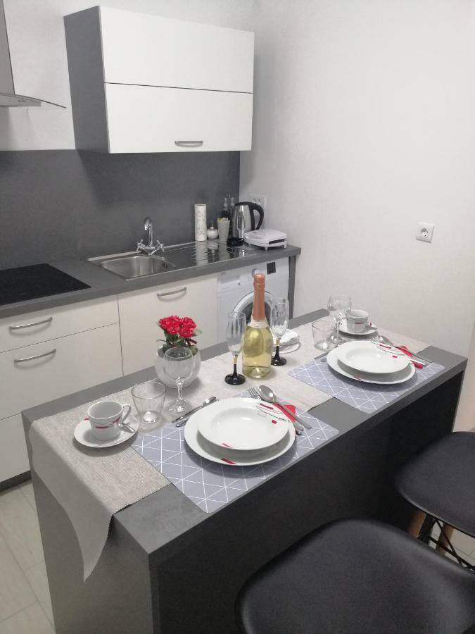 Studio Apartment Mila Pula Luaran gambar